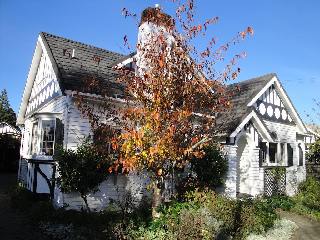 English Tudor House Hamilton Pokoj fotografie
